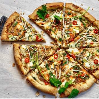 Medium Chicken Veg. Pizza