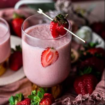 Strawberry Lassi